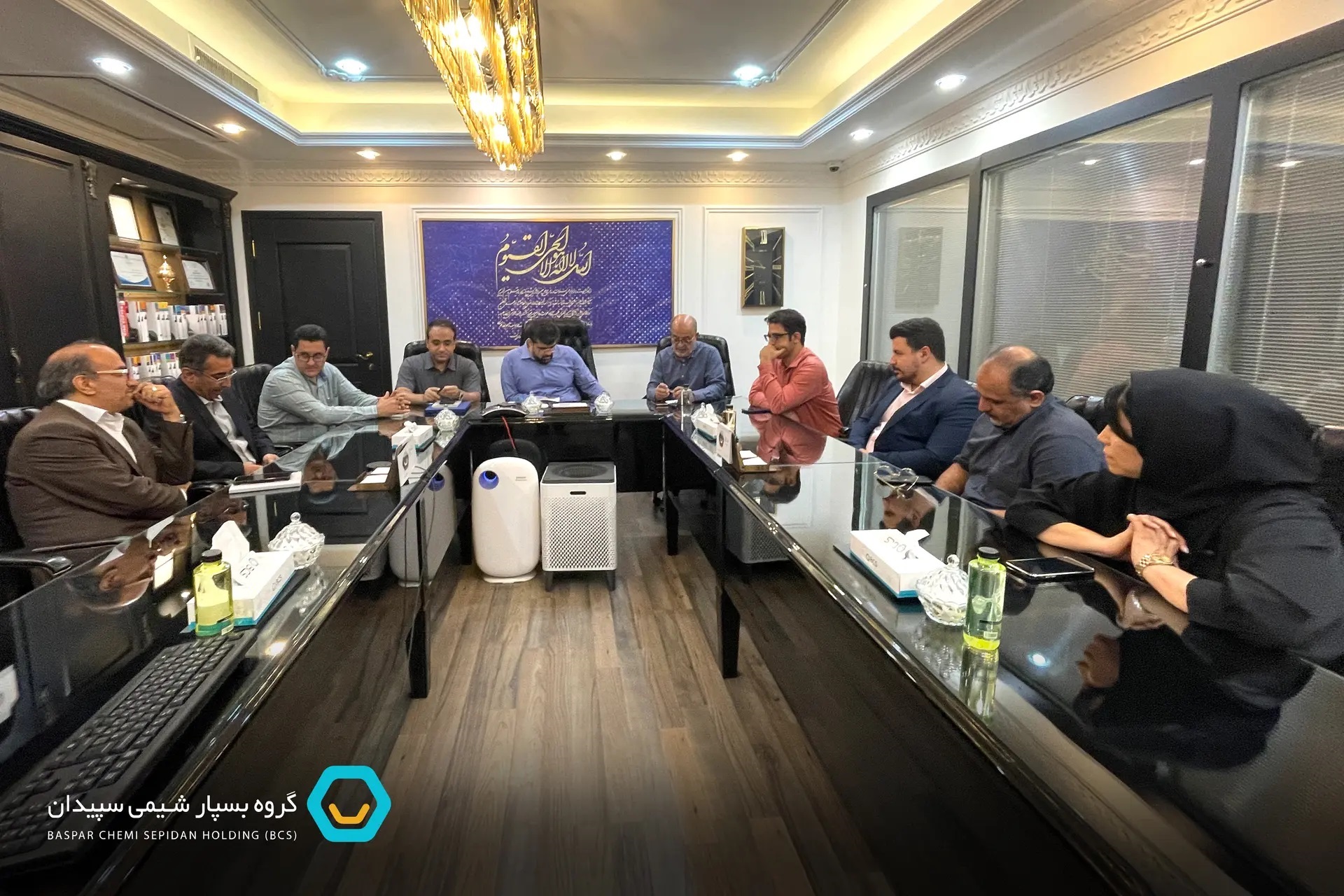 4_مراسم_تکریم_و_معارفه‌ی_مدیران_امور_مالی_در_گروه_بسپار_شیمی_سپیدان_20240602144821.jpg